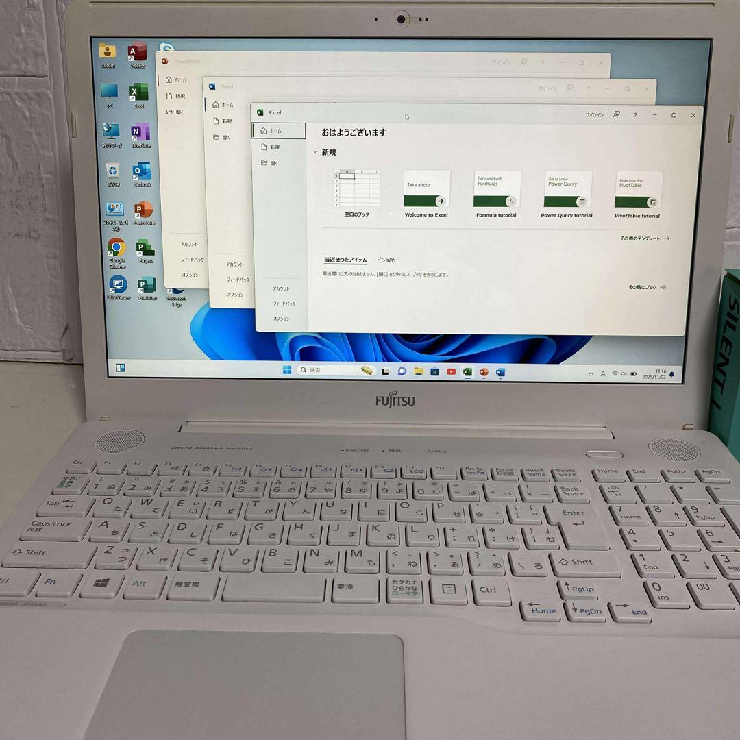 Windows11 オフィス2024年　高速起動SSD 美品　富士通ノートPC