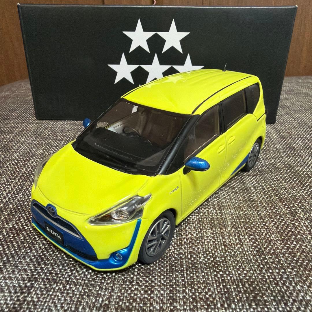 トヨタ　シエンタ カラーサンプル