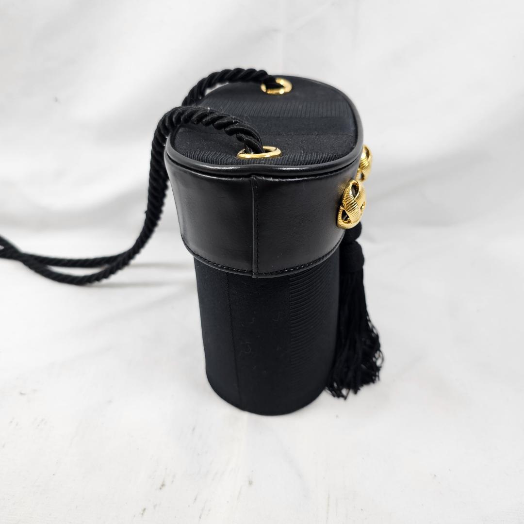 ✨美品✨フェラガモ 斜め掛けショルダーバッグ ミニ タッセル 黒✨