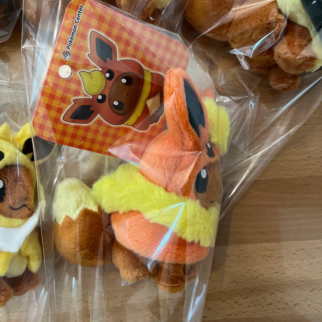 ポケモンセンター限定 ブイズのポンチョを着たイーブイ 8種セット