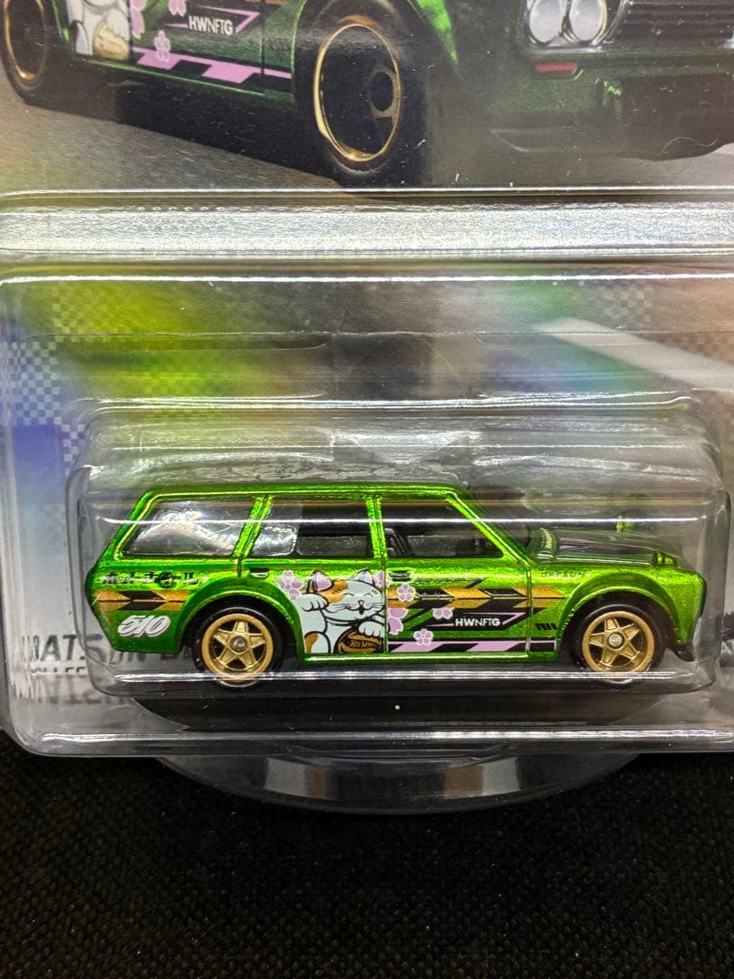 ホットウィール NFTG ダットサン ブルーバード 510 ワゴン 招き猫