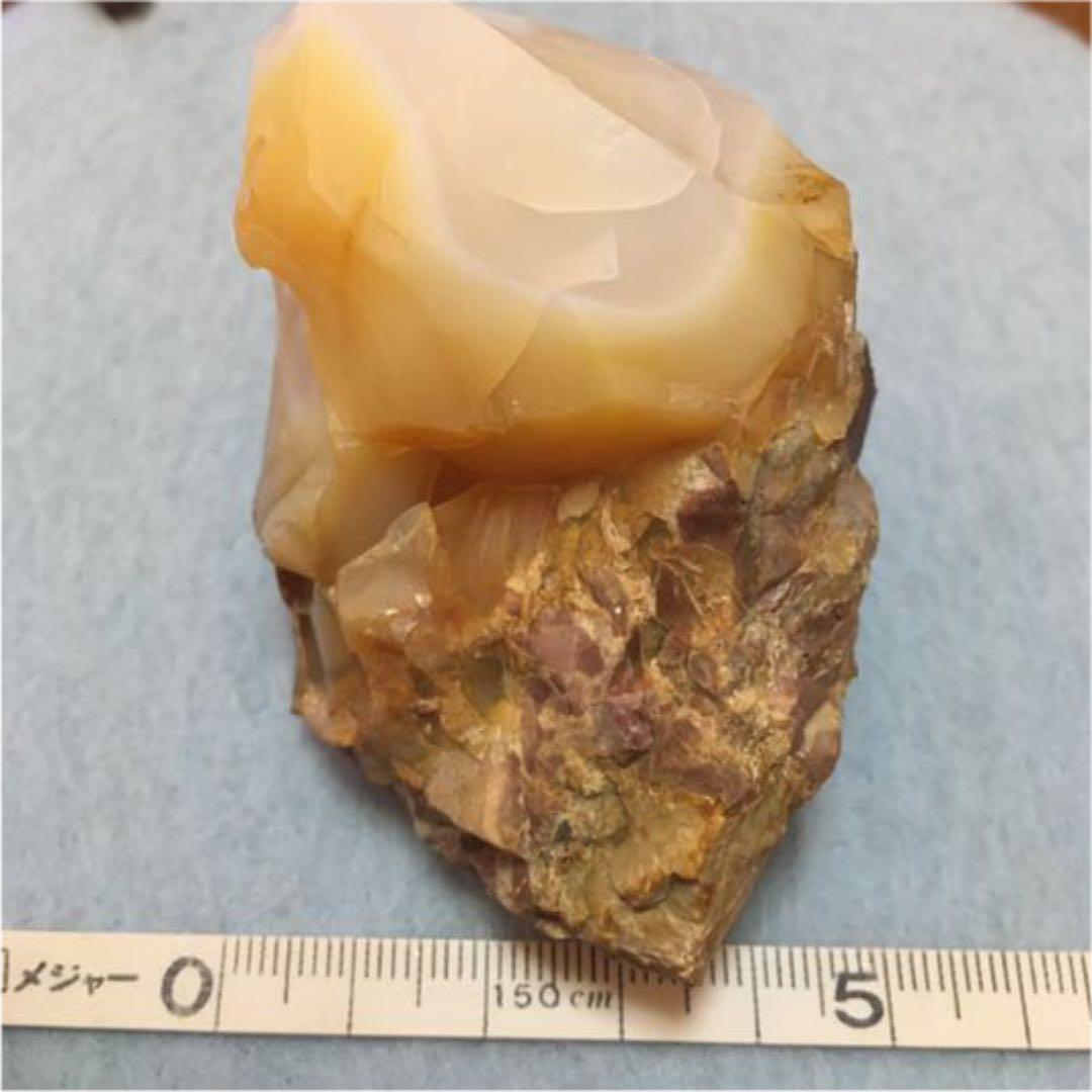 オパール　原石　ホワイト〜　遊白色　キューピッドストーン