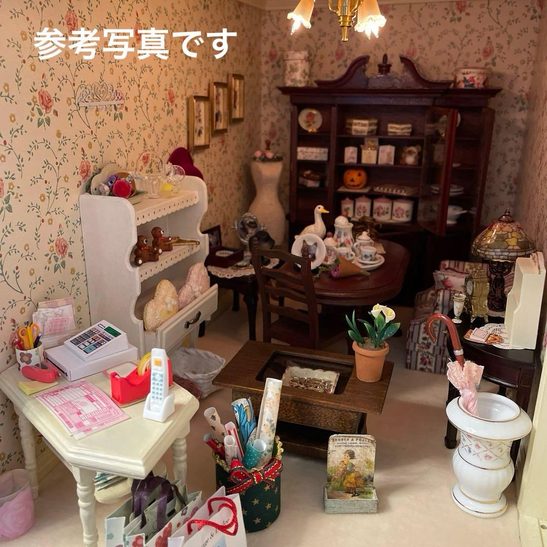 1/12ドールハウス ミニチュア●雑貨屋 アンティーク家具 リビングボード 食器
