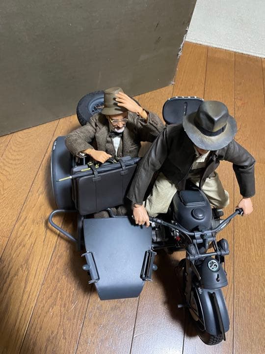 『インディ・ジョーンズ／最後の聖戦』　サイドカーシーン再現フィギュア