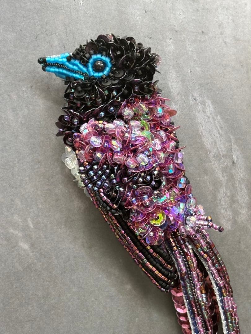 【サンコウチョウ】ビーズ刺繍ブローチバッグチャーム