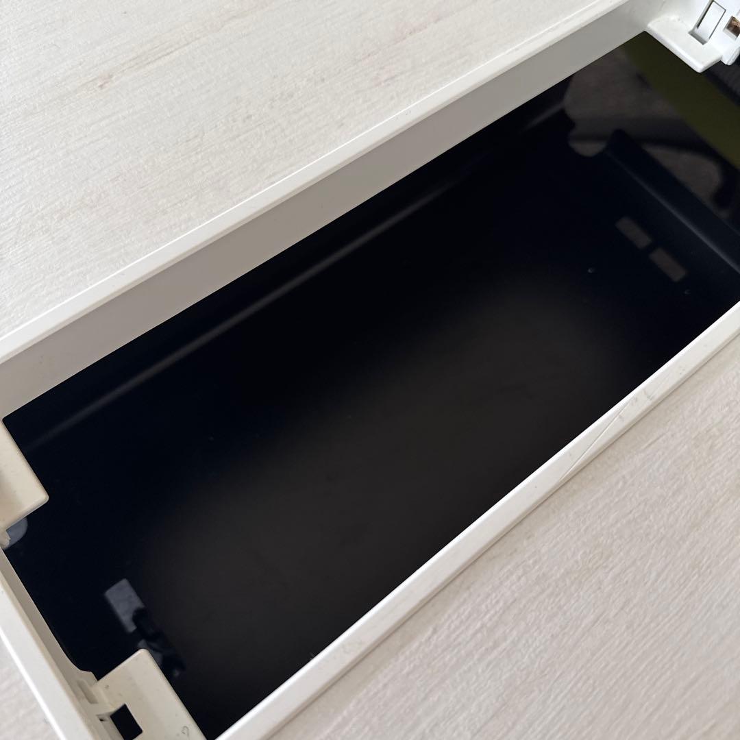 円形ホワイト木製テーブル 配線ボックス付き