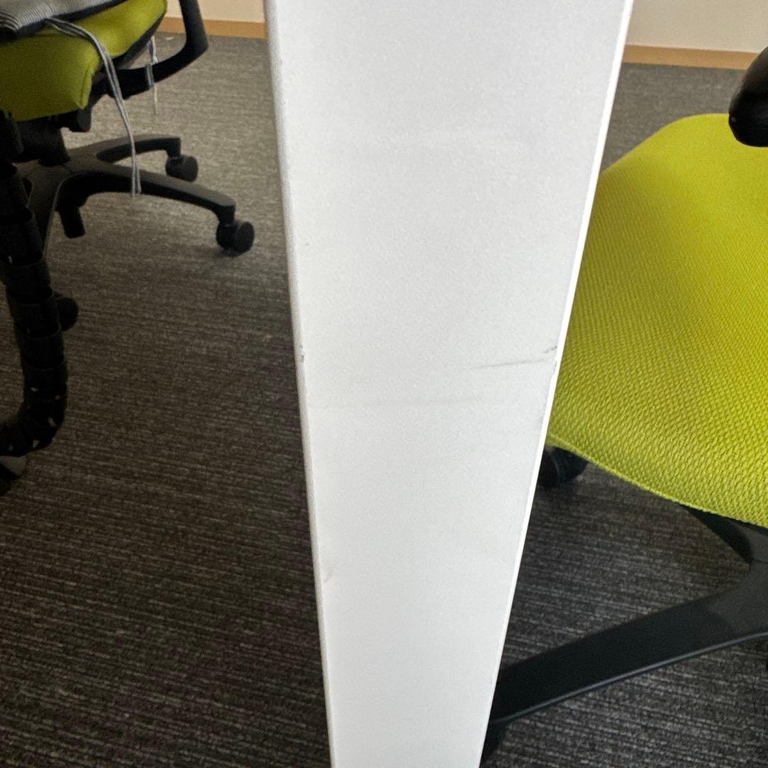 円形ホワイト木製テーブル 配線ボックス付き