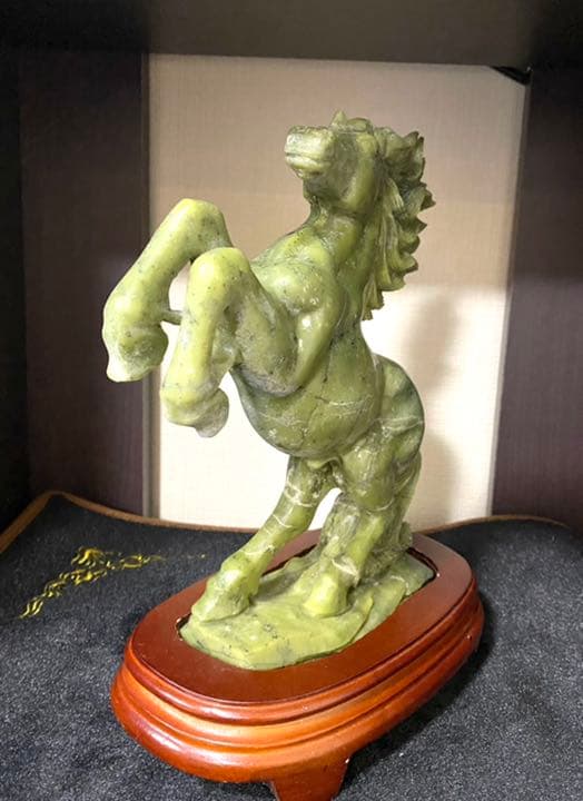飛躍馬（天然石 岫玉石（英名 天然石サーペンチン））