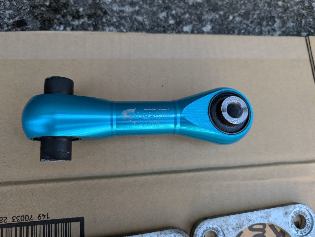 CUSCOピッチングストッパーZC33S