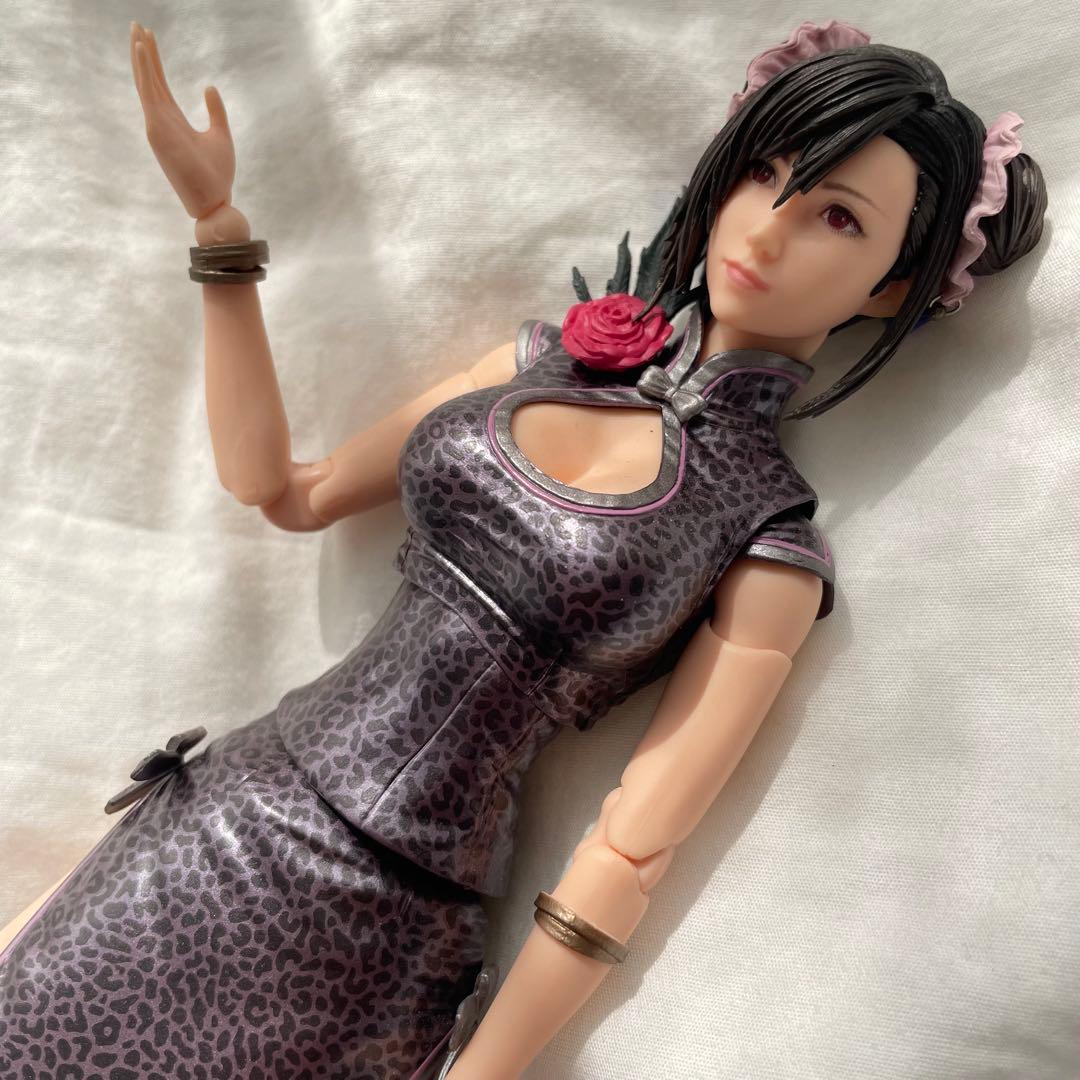 プレイアーツ改　フィギュア　ティファ　格闘家ドレスVer