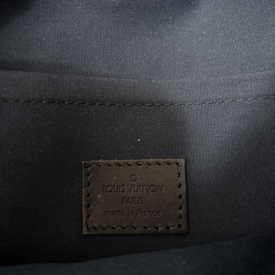 Louis Vuitton 紺ショルダーバッグ