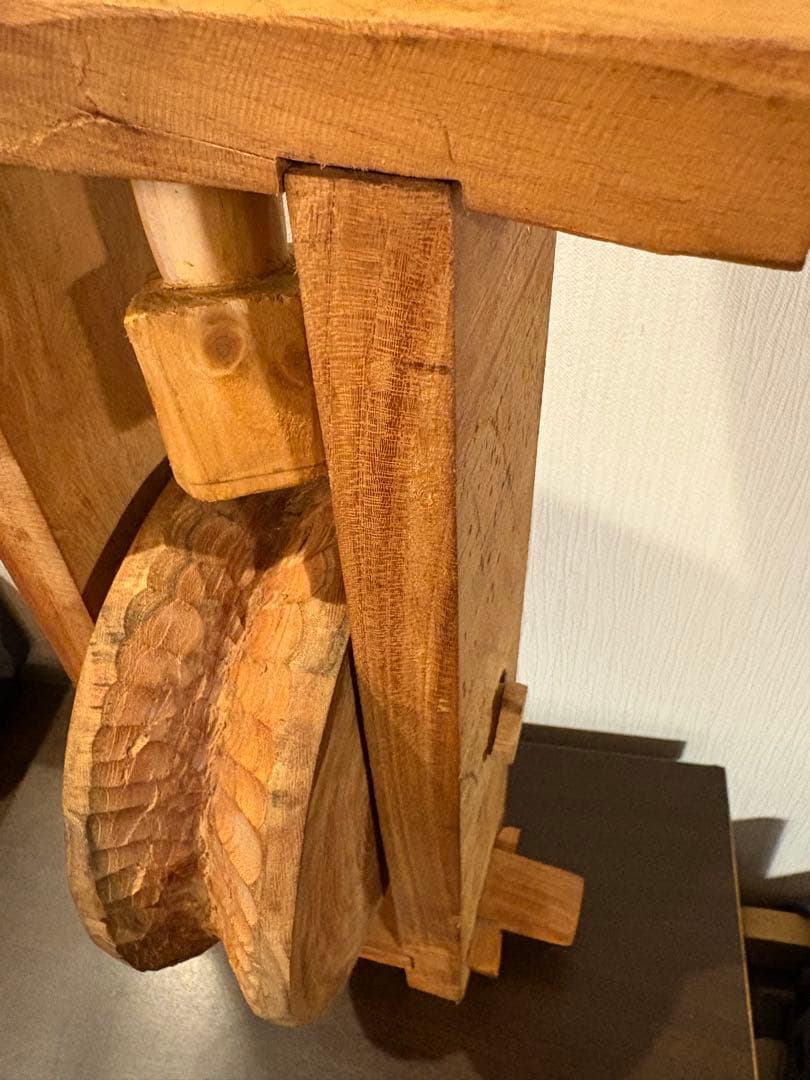 木製の滑車　伝統的な木製道具