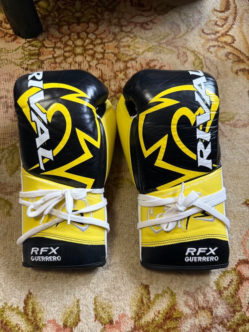RIVAL RFX GUERRERO ボクシンググローブ 黒/黄色