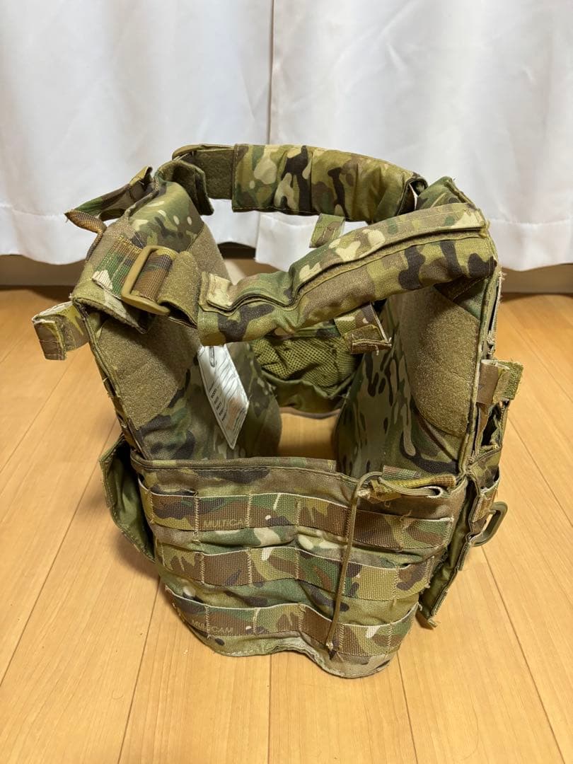 迷彩 プレートキャリア モールシステム対応