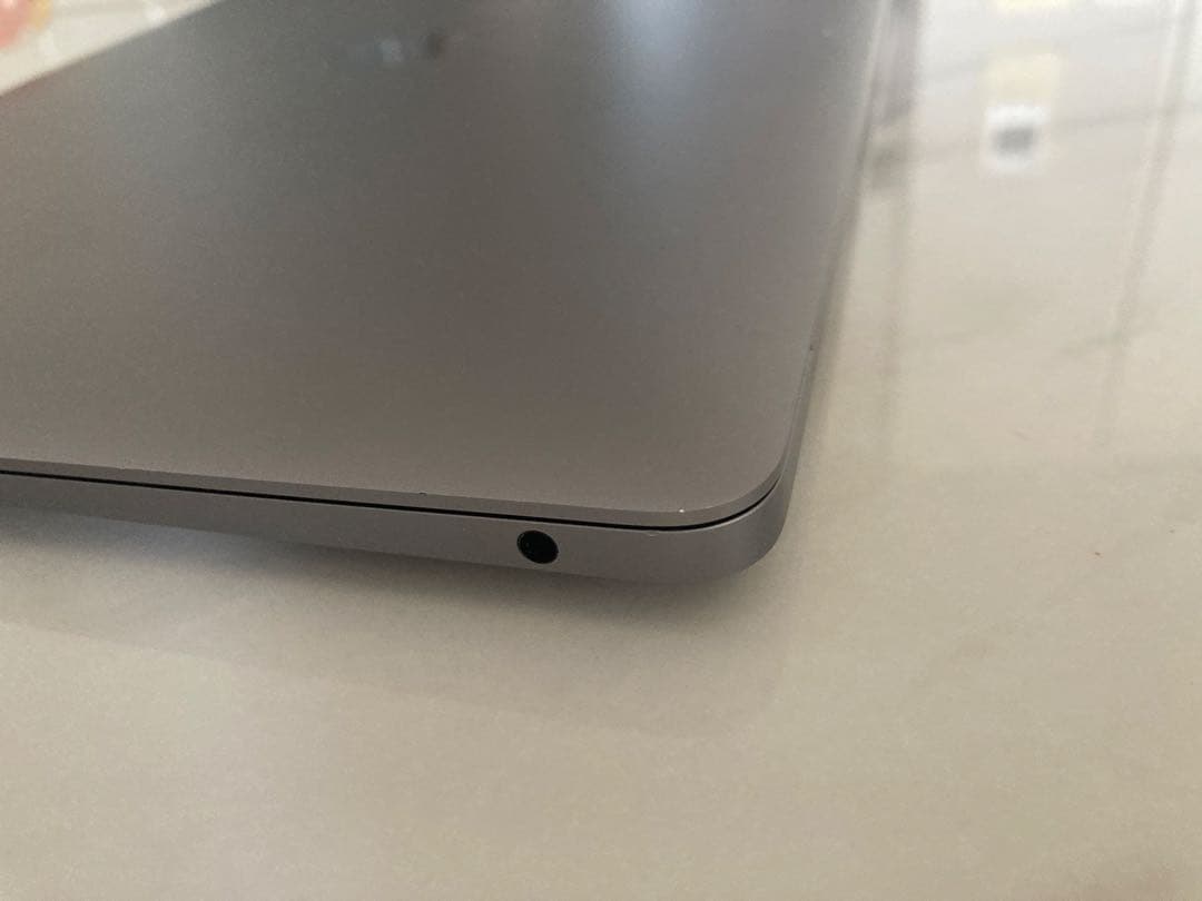 【中古】MacBook Air 13inch スペースグレイ