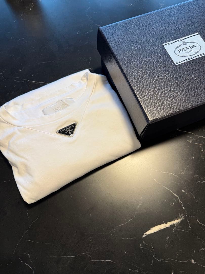 PRADA ホワイト Tシャツ Mサイズ
