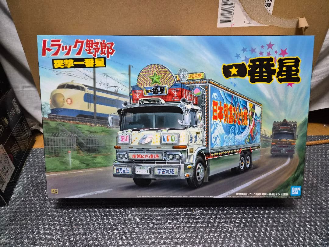 アオシマ　1/32 トラック野郎　突撃一番星　未組立品