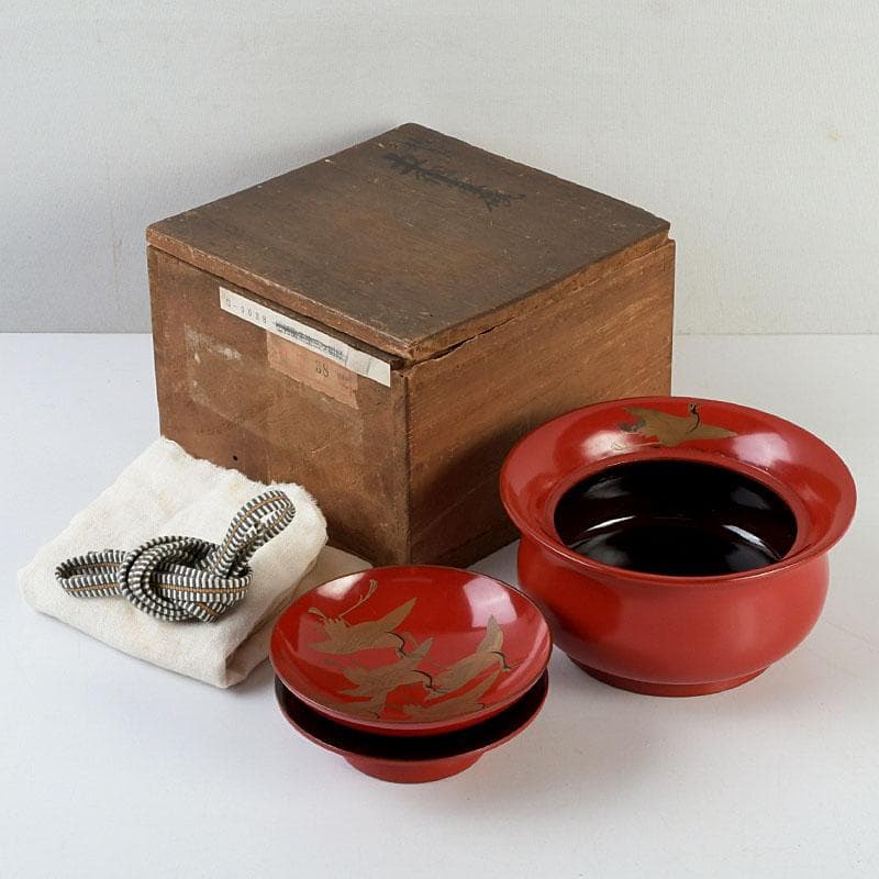 和食器　朱塗　鶴蒔絵　椀　盃　時代箱　V　9585