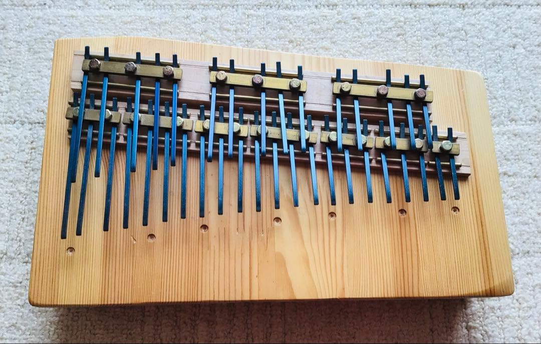 夢幻工房のピアノ鍵盤式37音カリンバ　ピックアップ付き