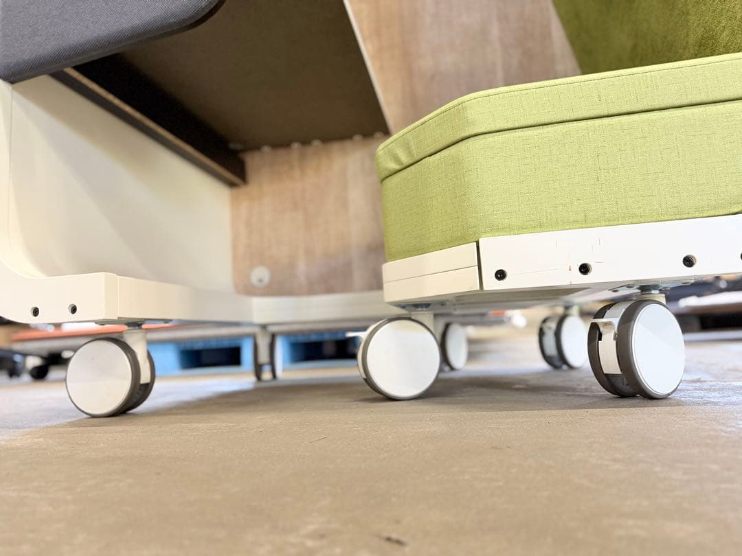 フリーアドレス用可動式集中ブース