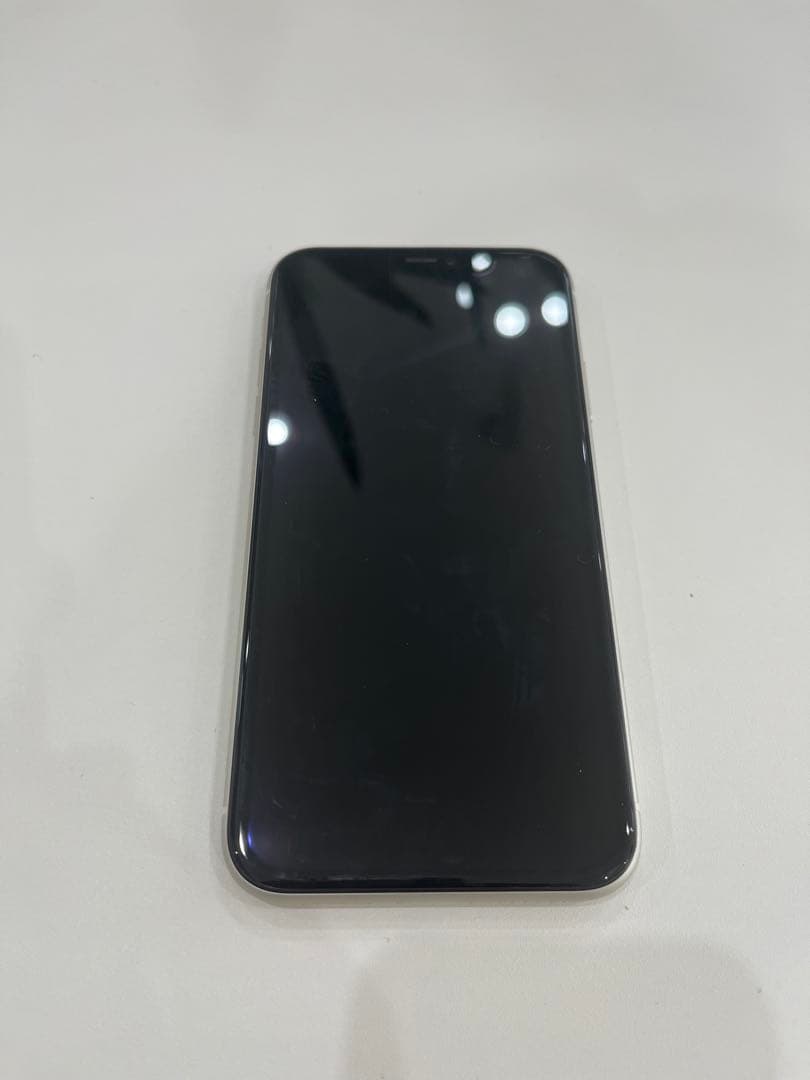 Apple iPhone 11 ホワイト
