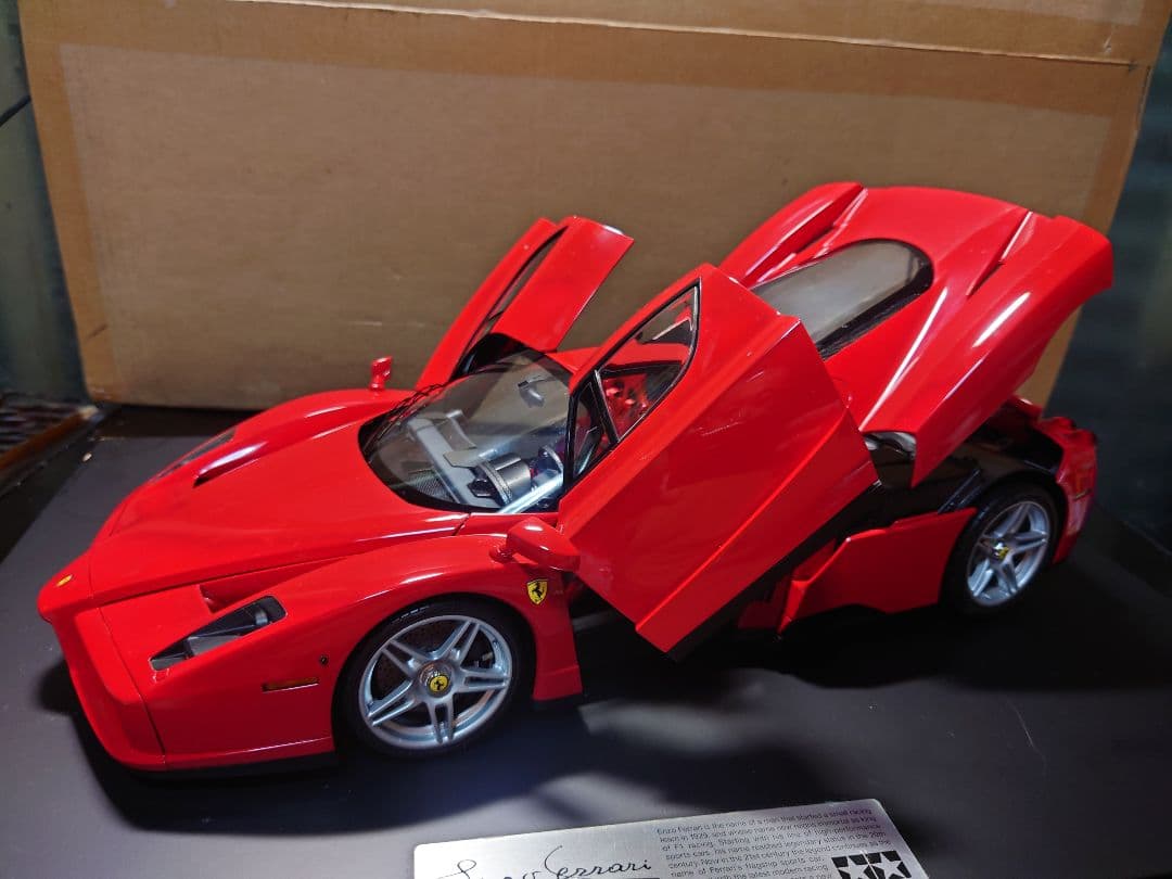 タミヤ　1/12 エンツォフェラーリ　セミアッセンブルモデル (箱に難アリ)