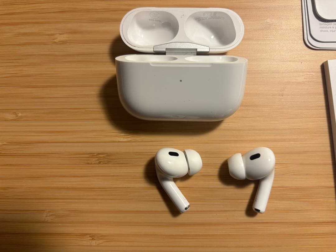 【美品】AirPods Pro（第2世代）Lightningモデル