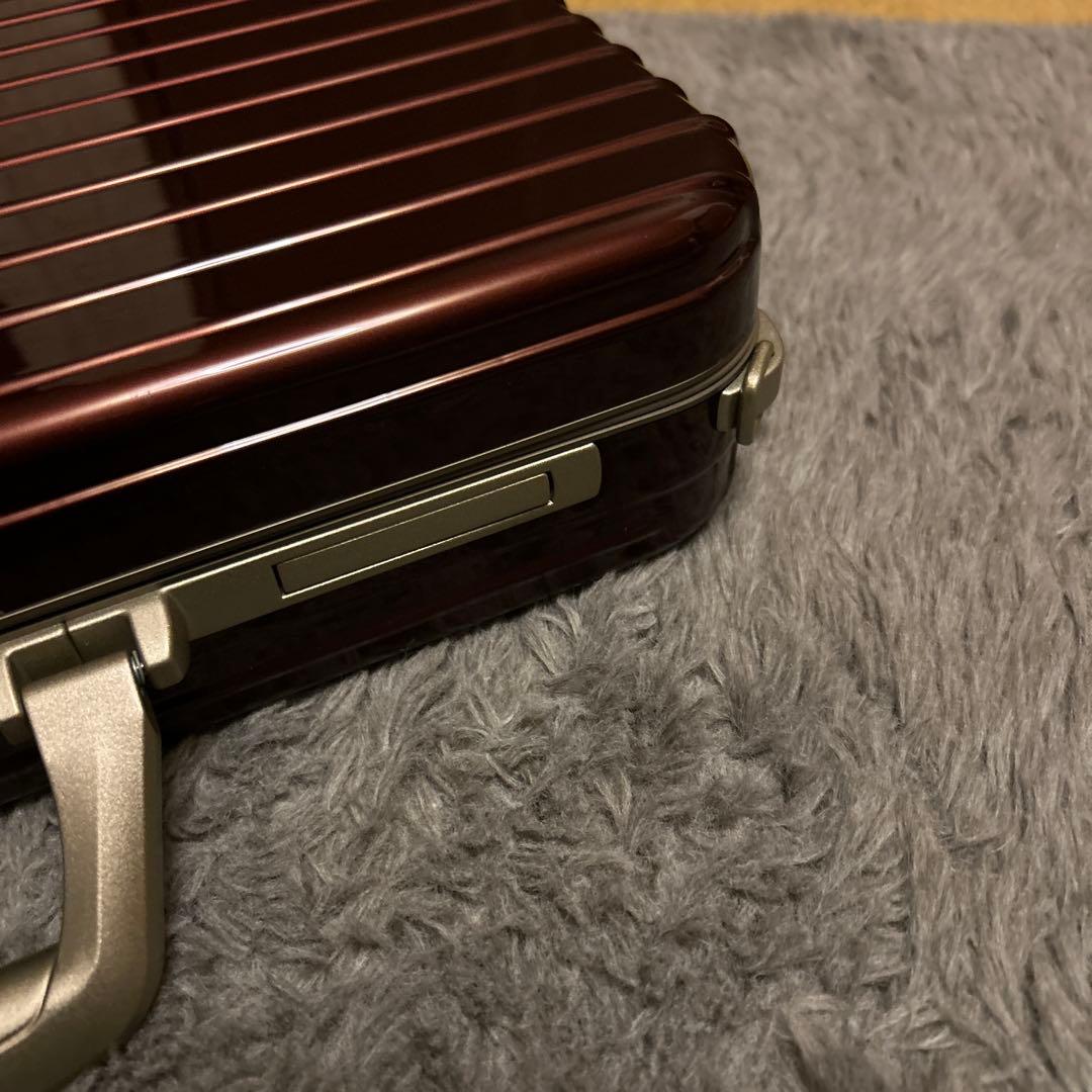 美品　リモワ アタッシュケース ポリカーボネート 18L ビジネス