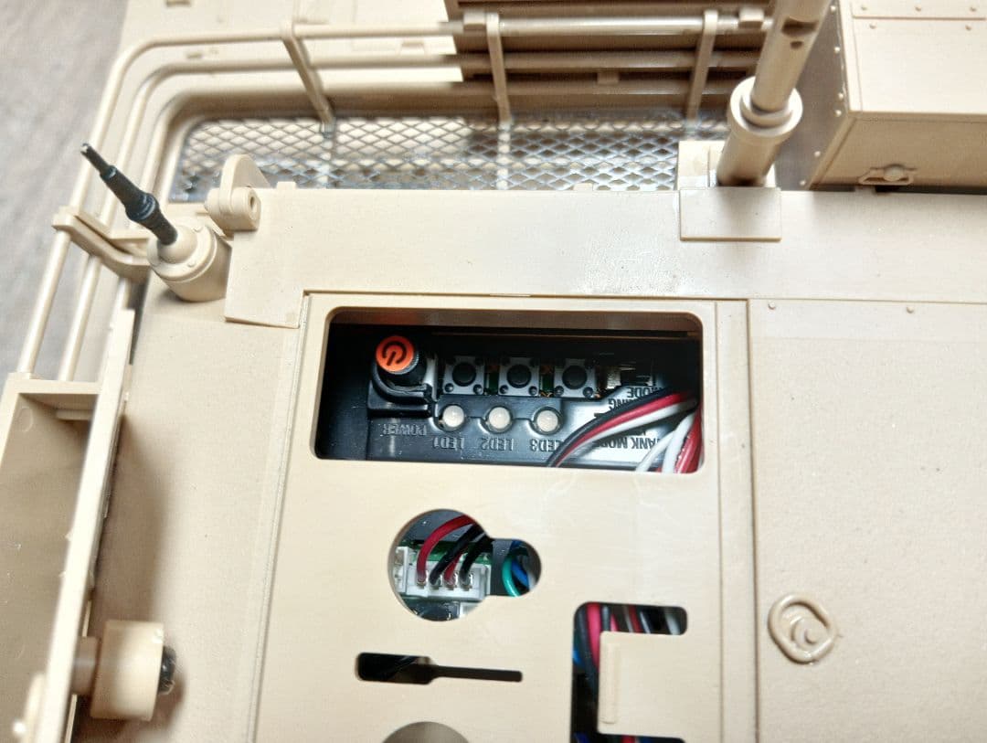 タミヤ 1/16RC M1A2 エイブラムス戦車 フルオペレーション 完成品