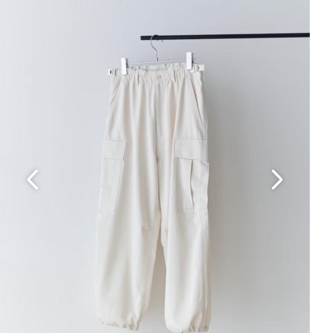 ホワイト カーゴパンツ リラックスフィット