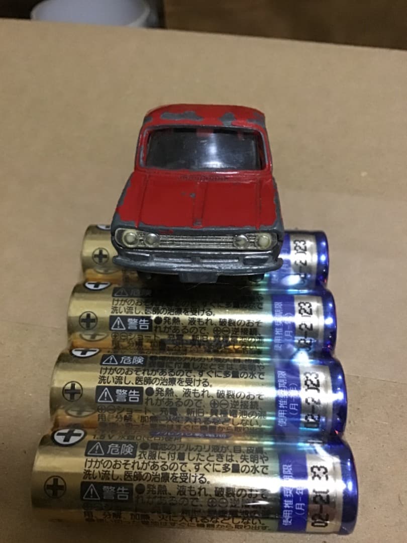 香港トミカ ダットサントラック