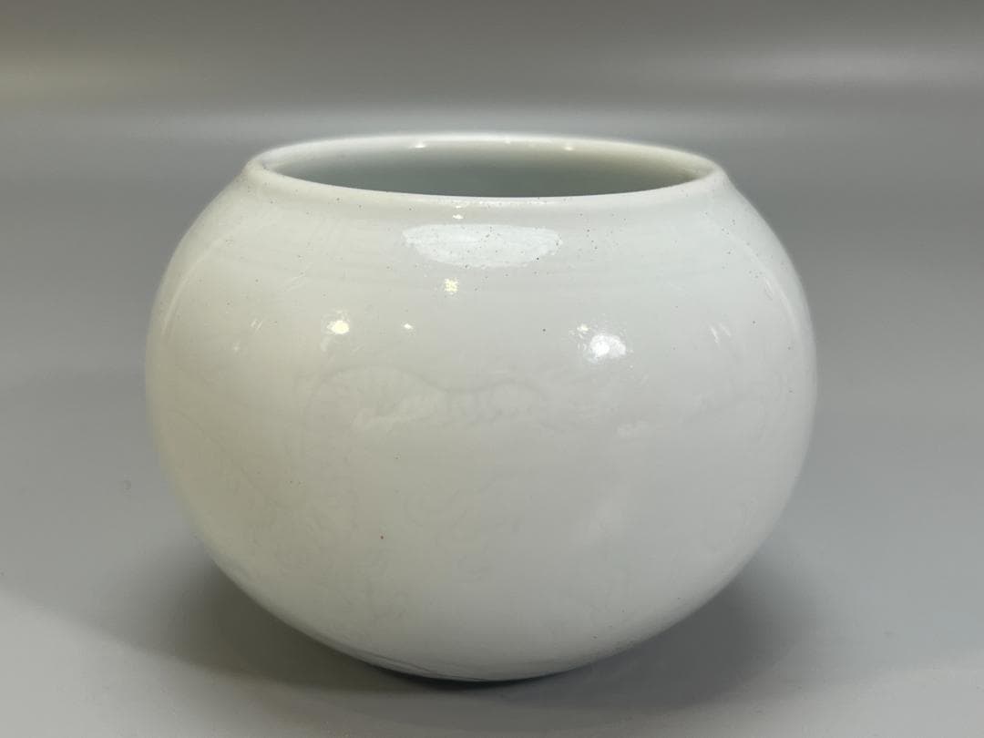 中国美術 白釉暗刻雙龍紋小罐 白磁小壺 高6cm