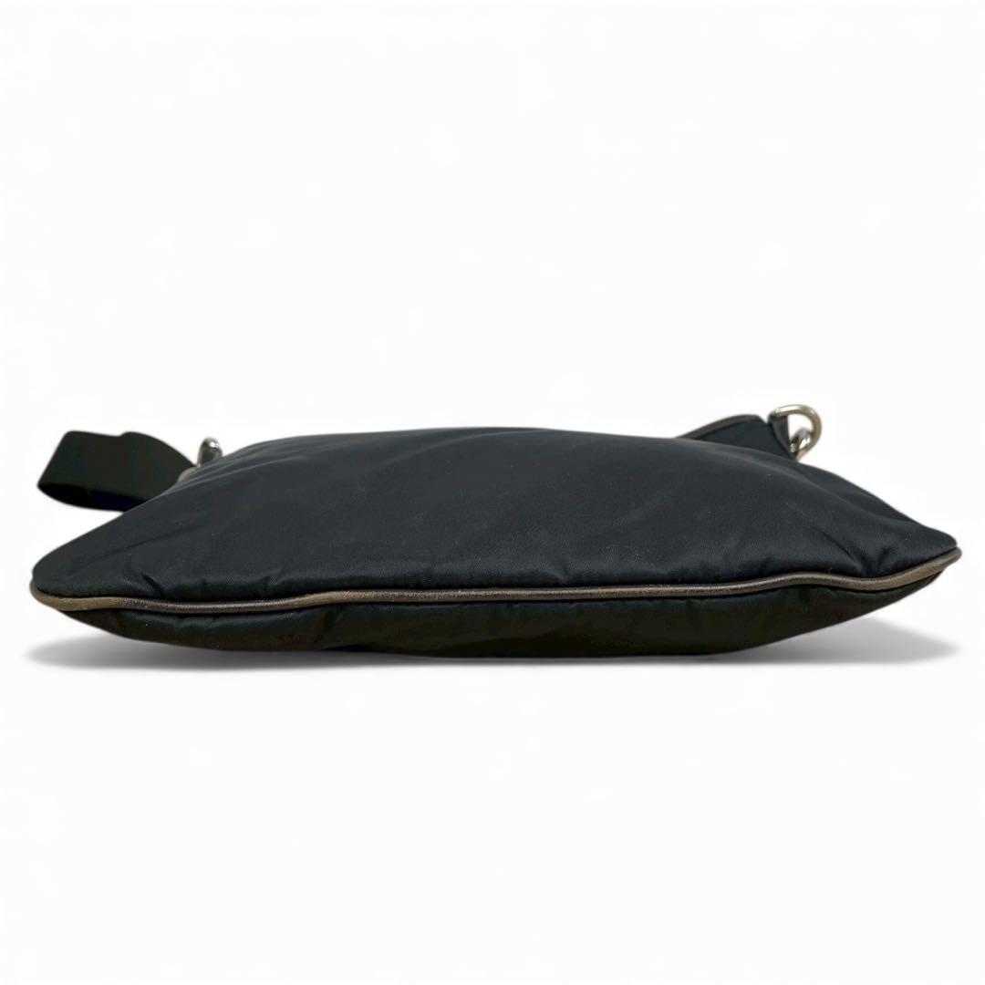 美品　ロエベ　ショルダーバッグ アナグラム　レザー×ナイロン　サコッシュ