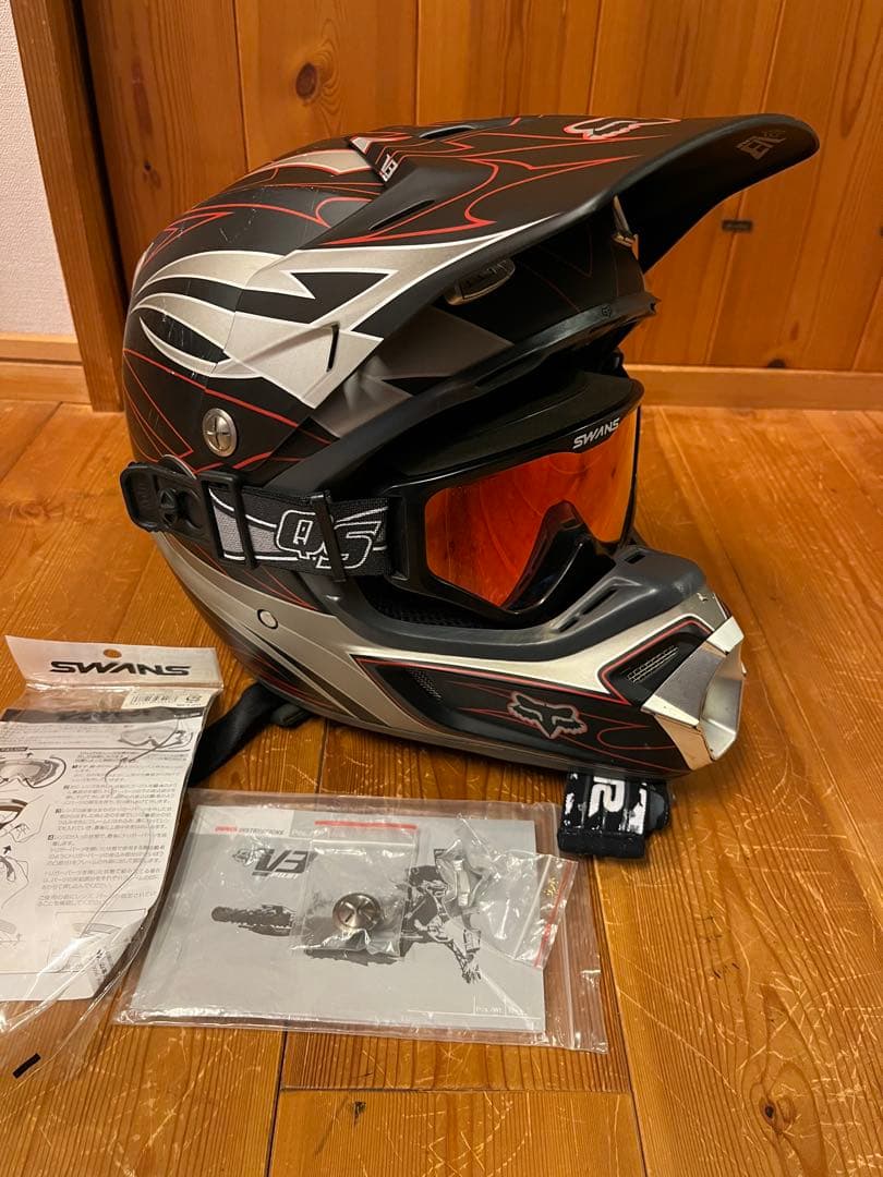 FOX V3 パイロット　オフロード　ヘルメット