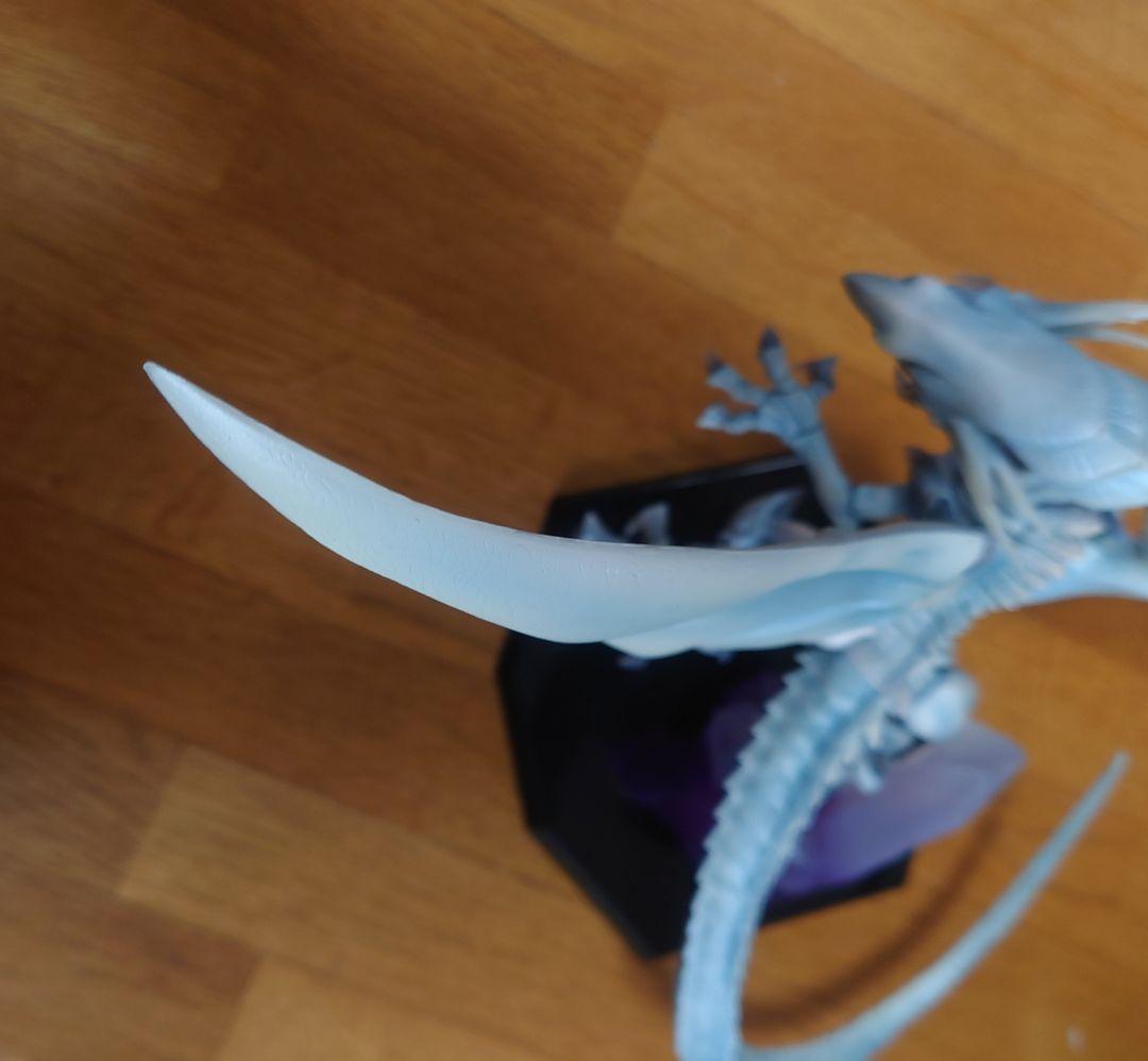 ブルーアイズ・ホワイト・ドラゴン　フィギュア