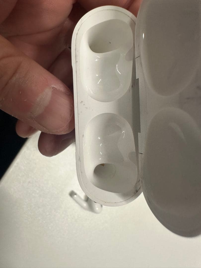 AirPods Pro 第2世代 ホワイト 充電ケース付き 純正品