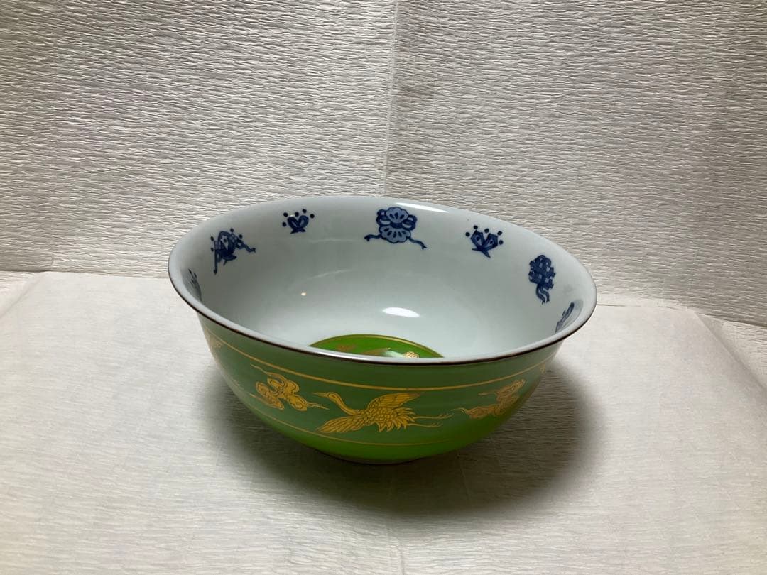 林淡幽　鶸金蘭手雲鶴紋鉢　五山窯　菓子鉢　共箱　宝尽くし柄