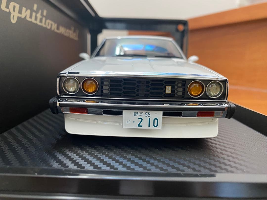 ミニカー SkyLine GT-ES 1/18