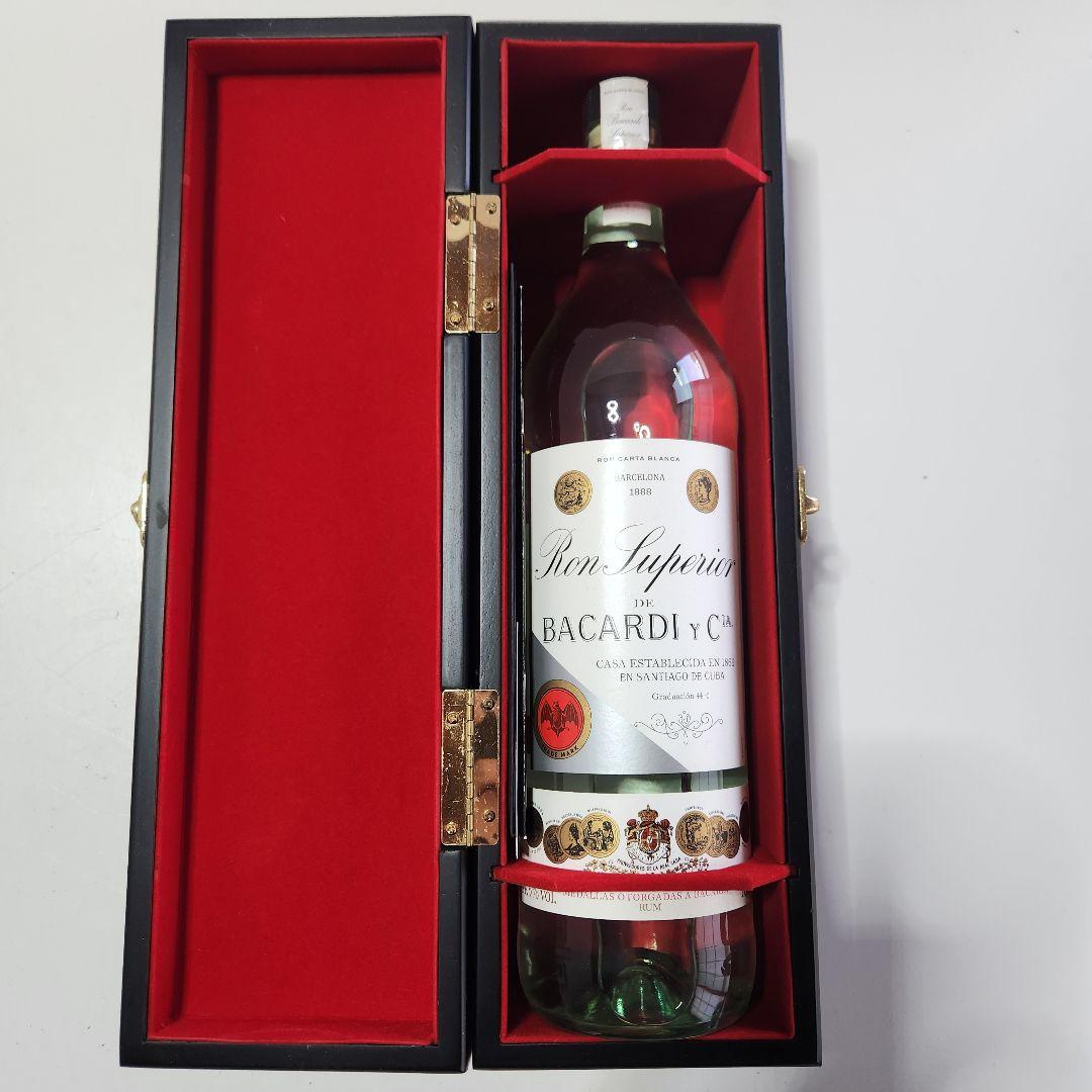 新品　未開栓 バカルディ　スペリオール　ヘリテージ　ラム　ホワイト　木箱入り