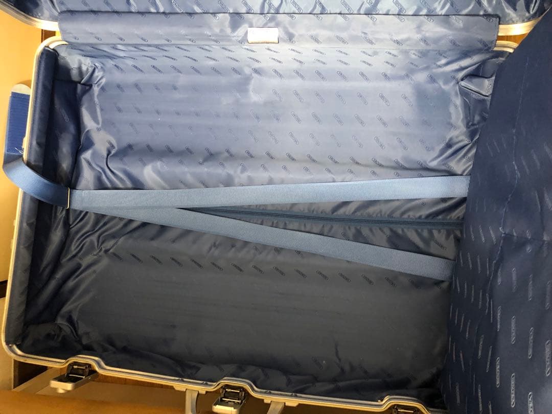 RIMOWA リモワ　4輪　スーツケース　93277 シルバー