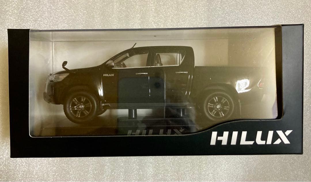 トヨタ　ハイラックス　アティチュード　ブラックマイカ　1 / 30 ミニカー