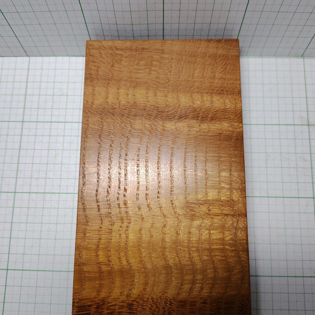 天童製、飾り駒、左馬、天元作、高１８ｃｍ、楡材、台、桑縮杢、管理No.80113