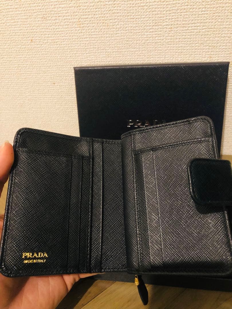 PRADA 二つ折り財布 サフィアーノレザー(ICチップ(RFID)搭載)