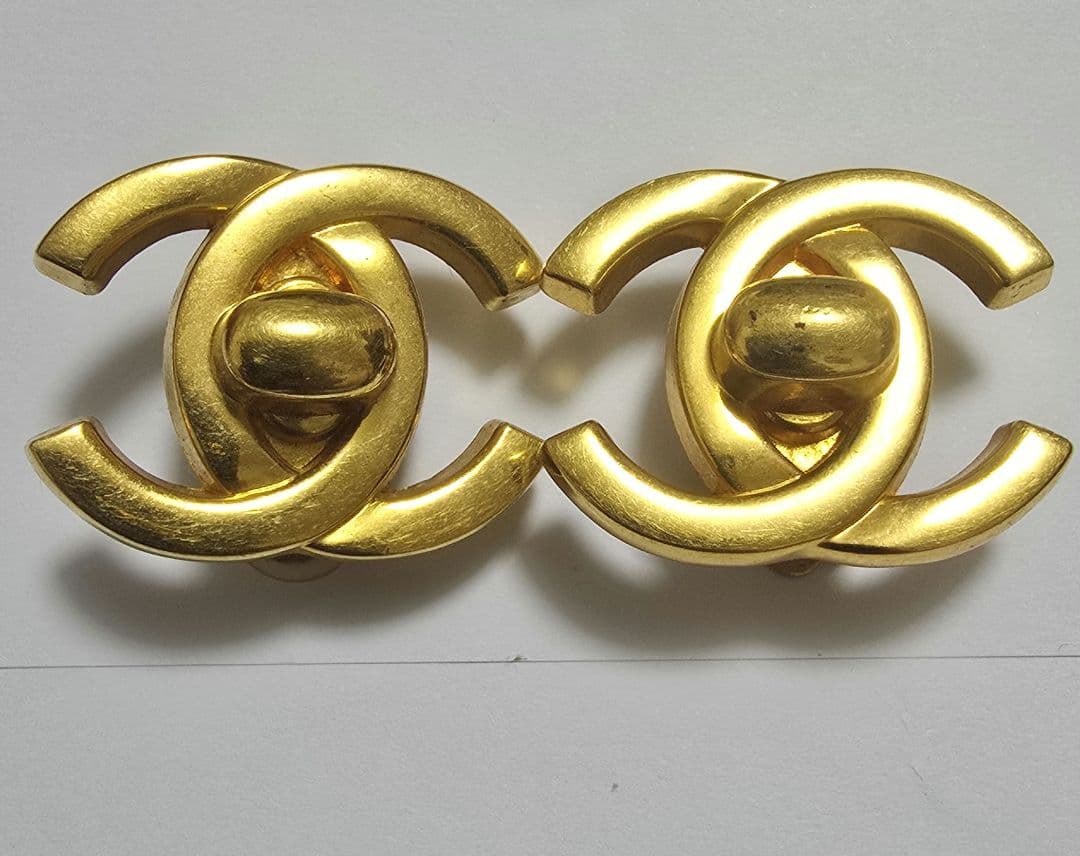 CHANEL シャネル イヤリング ターンロック 97/P GP