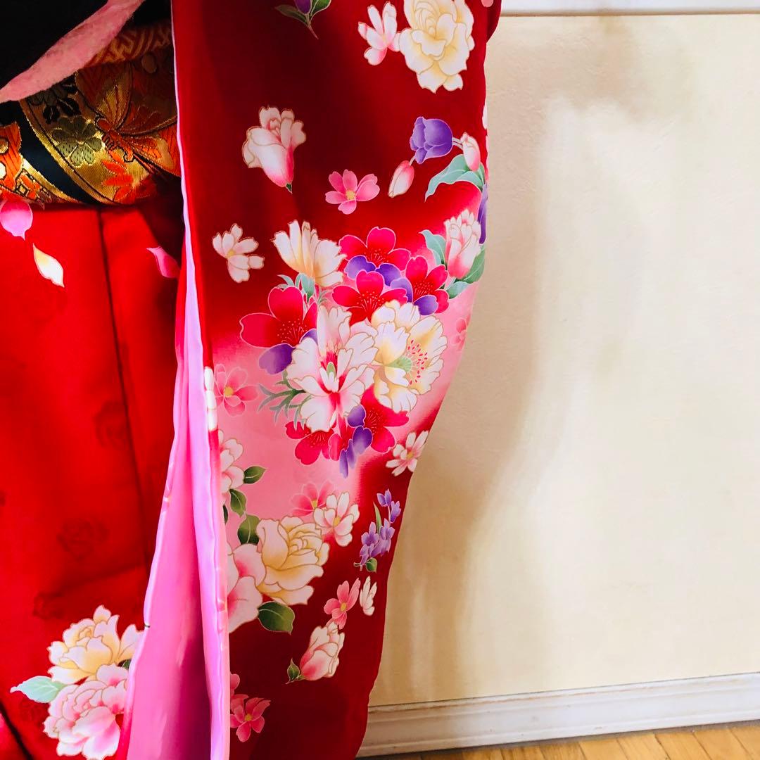 七五三七歳未使用着物‼️人気赤地暈し⭐︎薔薇金糸刺繍煌びやか際立つ⭐︎安心フルセット