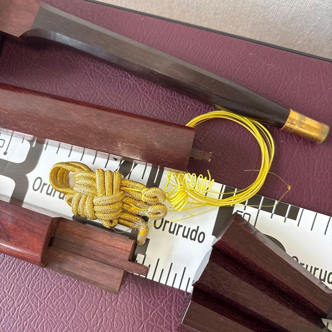 三味線　太棹　紅木　皮破れ　ハードケース付き　全長約102cm