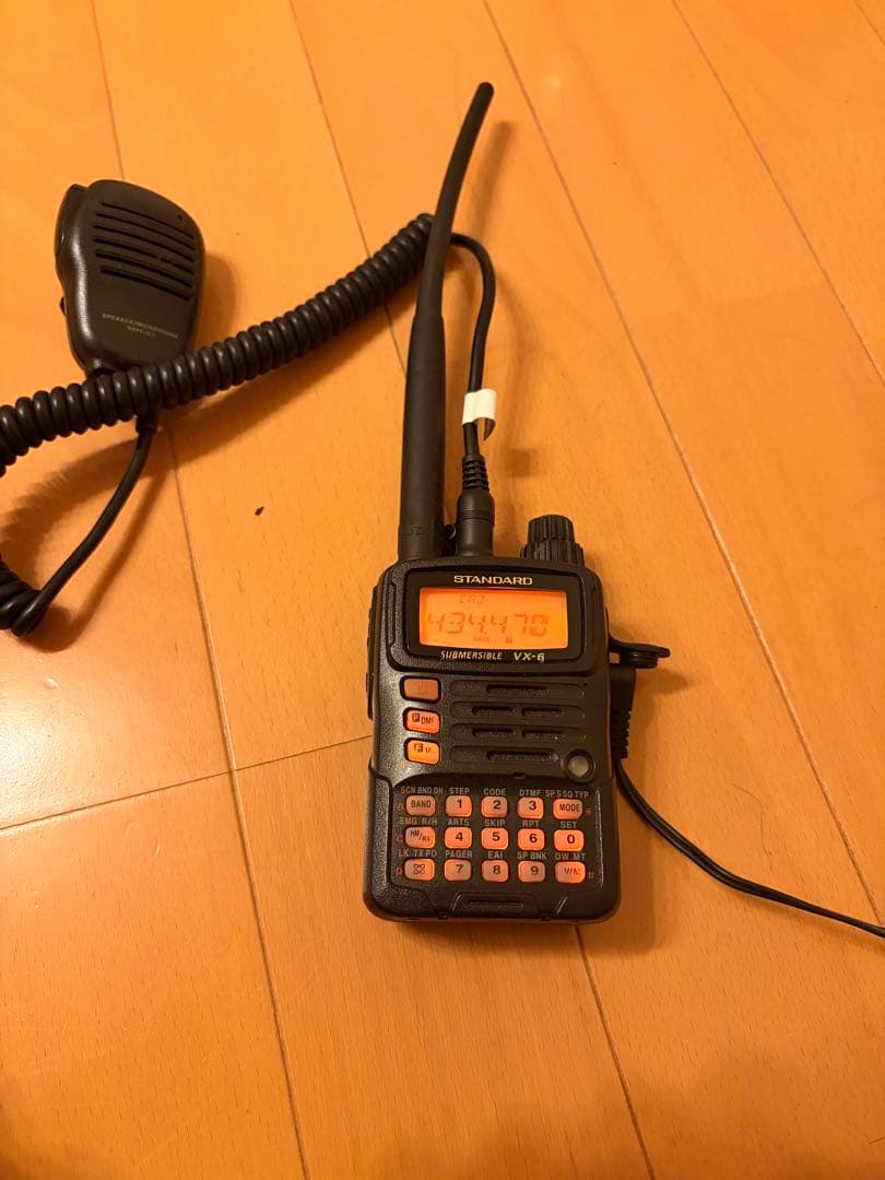 トランシーバー YAESU STANDARD VX-6