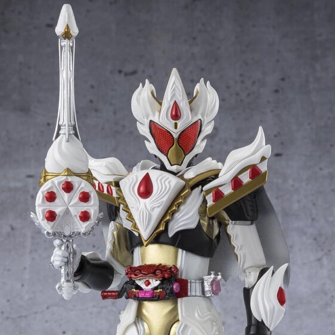 芋*様 S.H.Figuarts 仮面ライダーガヴ ケーキングフォーム