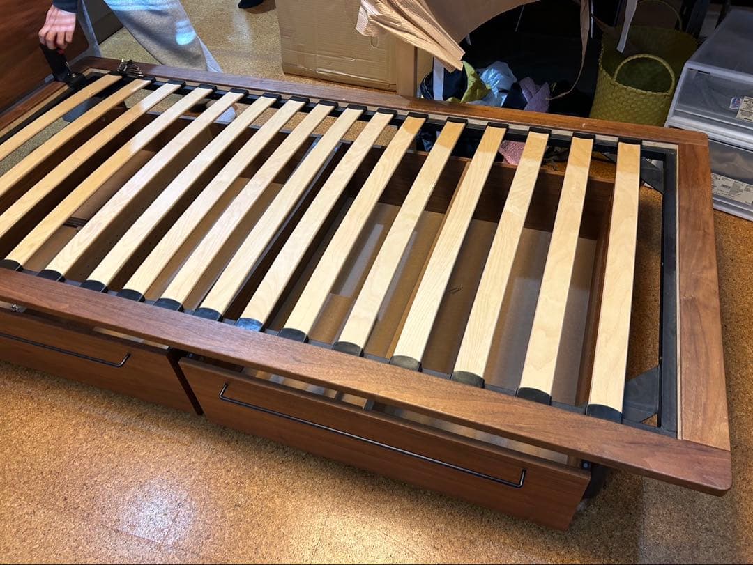 訳あり価格★無印良品　シングルベッドフレーム　ウォールナット材　ベッド下収納付き