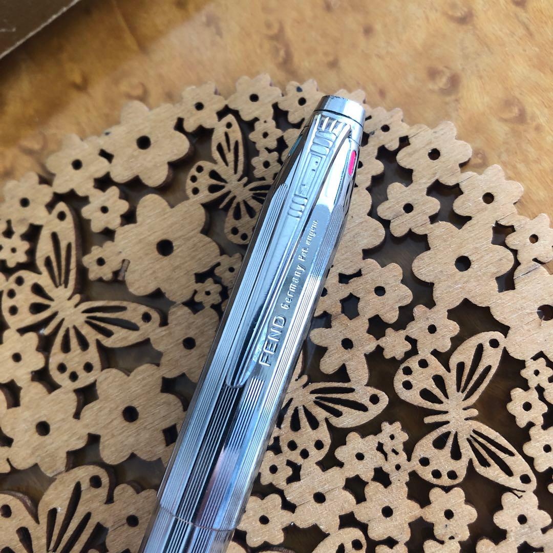 FEND 3色ボールペン　シルバー